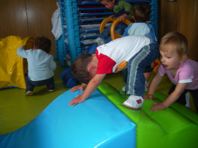 Niños jugando.