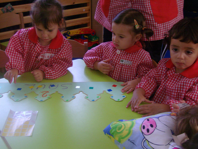 Niños jugando.